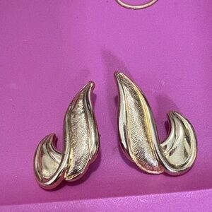 Elegant Silver Leaf Earrings